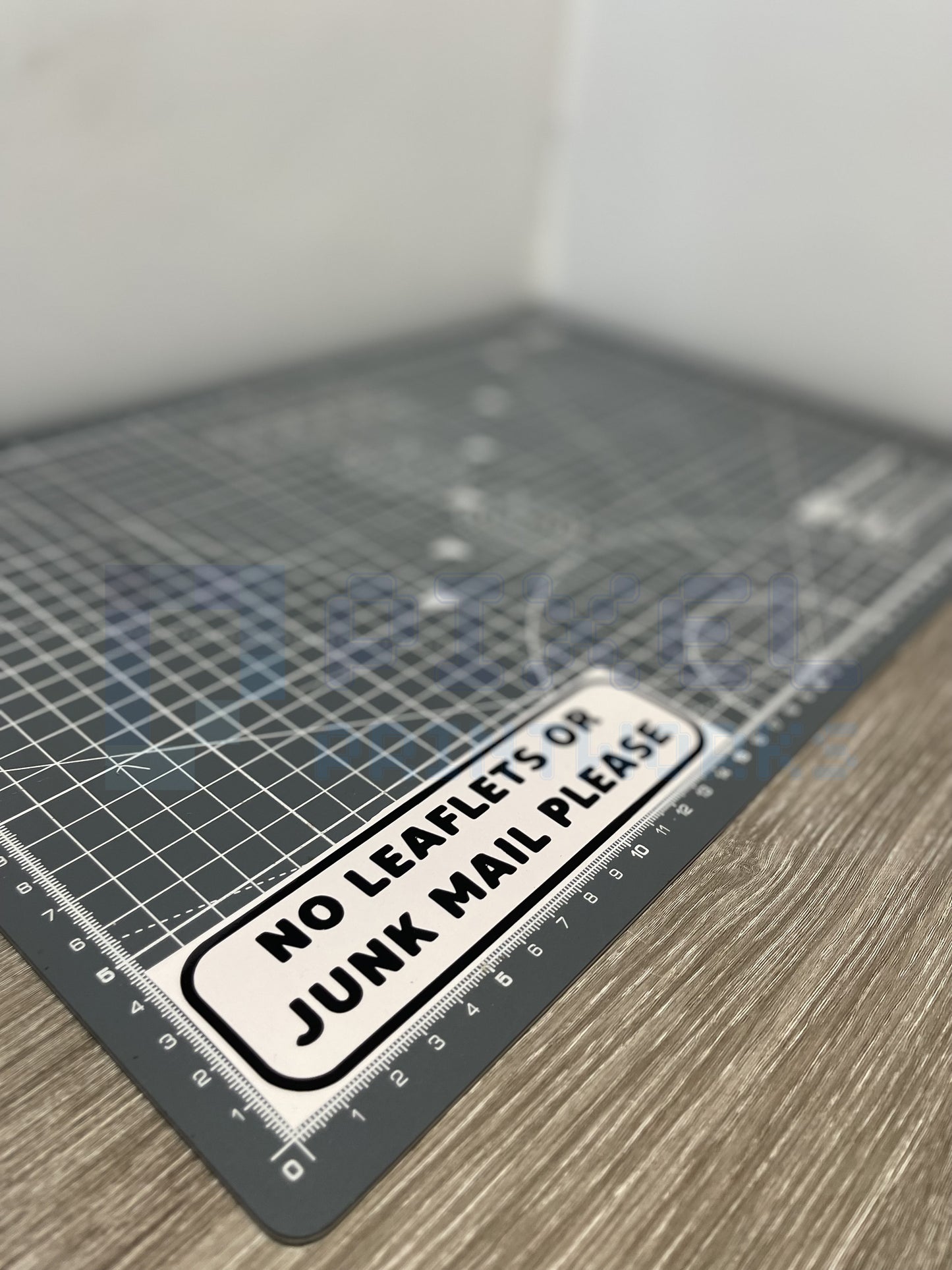 No Leaflets or Junk Mail Vinyl Letterbox Sticker – Bold & Waterproof Door Decal