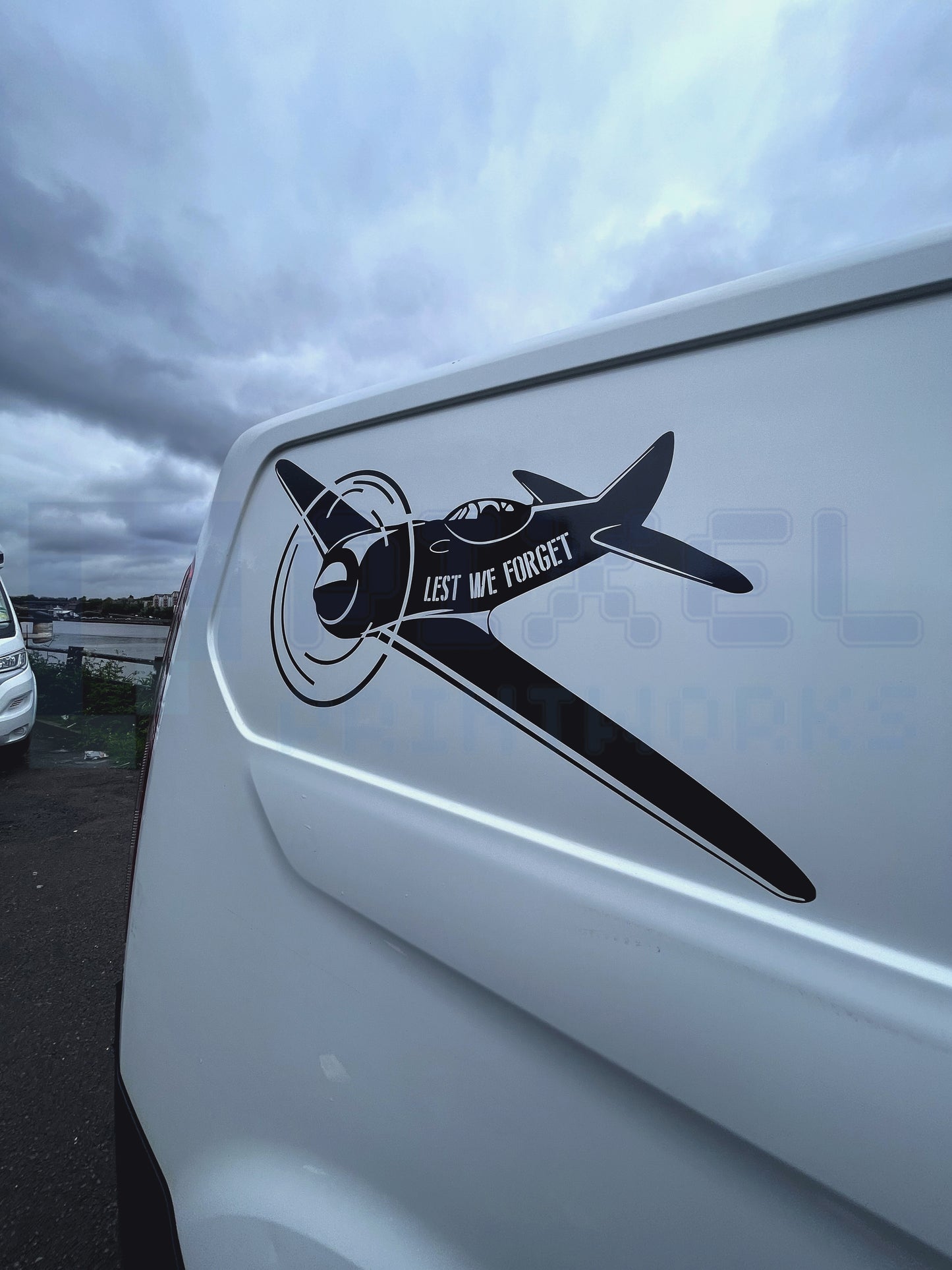 Lest We Forget Plane Vinyl Decal – WW2 Tribute Sticker for Vans, Campers & Motorhomes